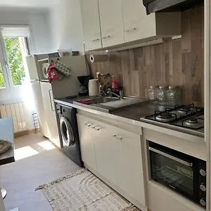  Appartement Au Coeur De Saint-remy, Ideal Pour Escapade Provencale ! France